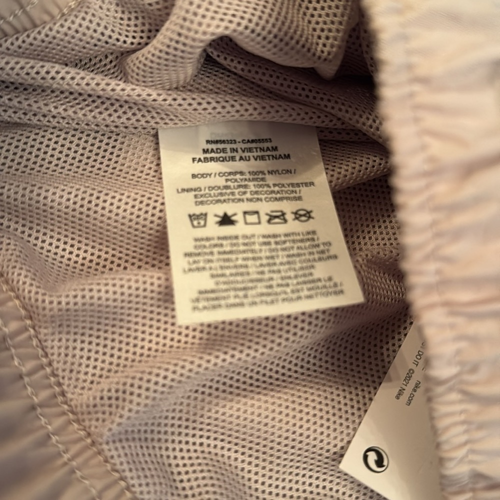 Nike loose fit high rise pocket shorts NWT L - Picture 7 of 9